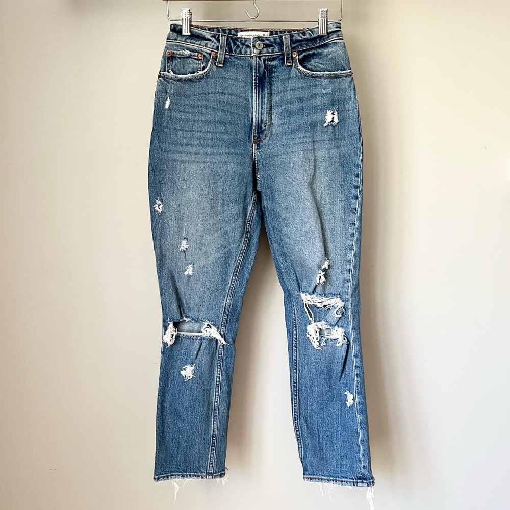 Abercrombie & Fitch The Mom High Rise Jeans